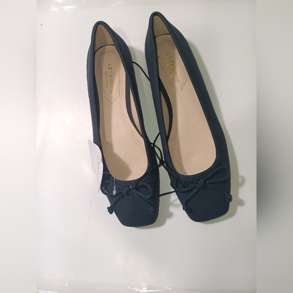 Liz Claiborne Women's Black Ballet Flats - Picture 1 of 6